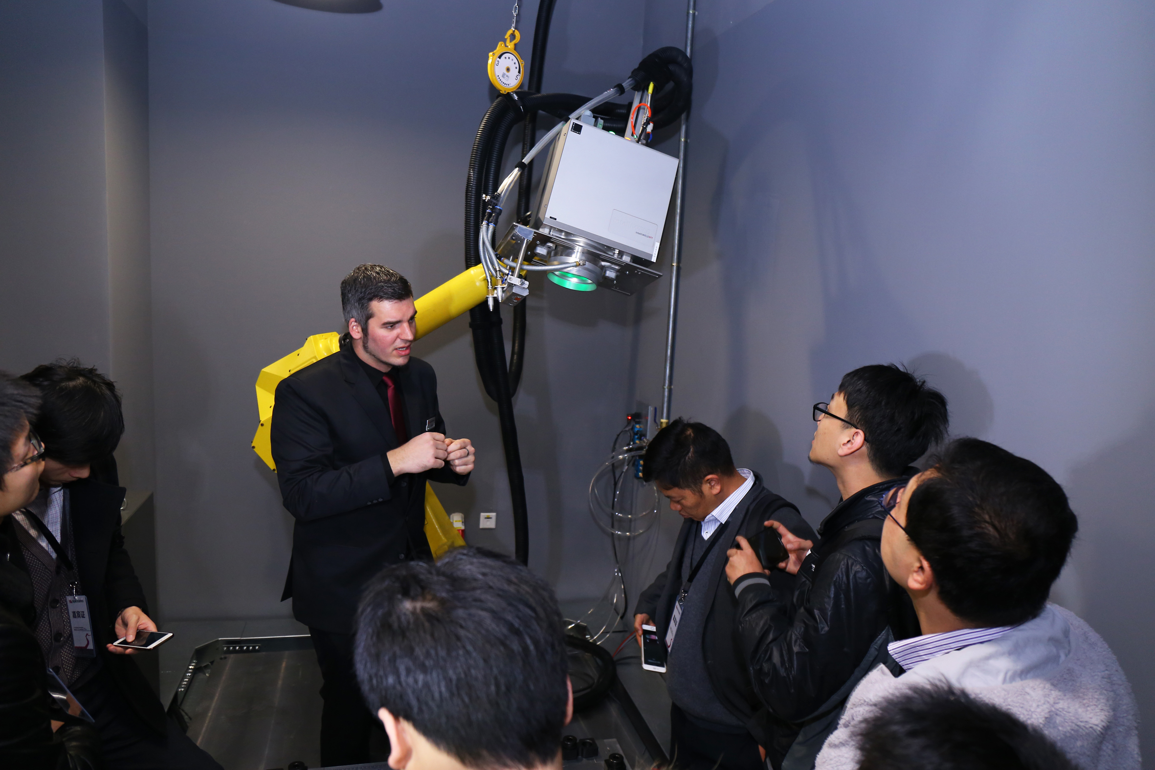 Laser-laboratory China remote welding Shanghai Blackbird Robotics